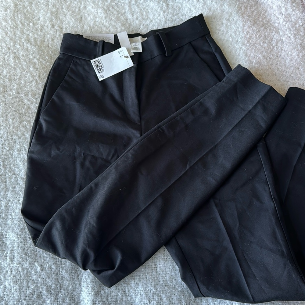 H and m black pants. Size 2 never worn.